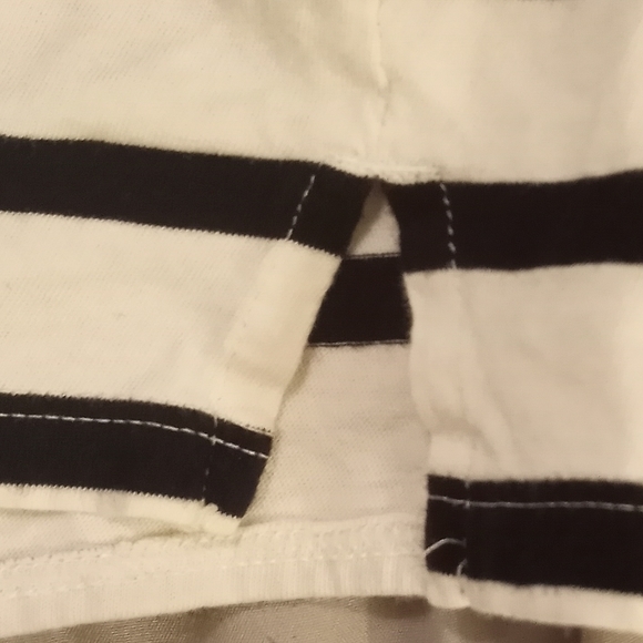 5 FOR $20. Old navy med striped 3/4 blouse - Picture 4 of 4
